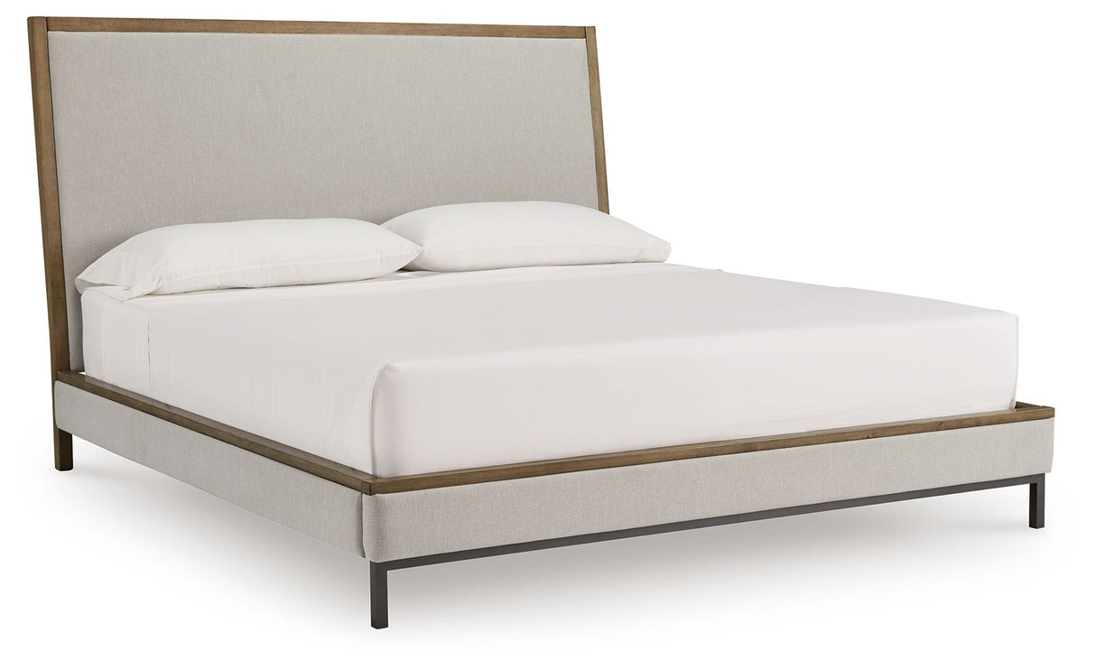 Tomtyn - Upholstered Bed